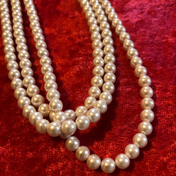 Vintage 3 Strands Pearl necklace - Picture 2 of 4